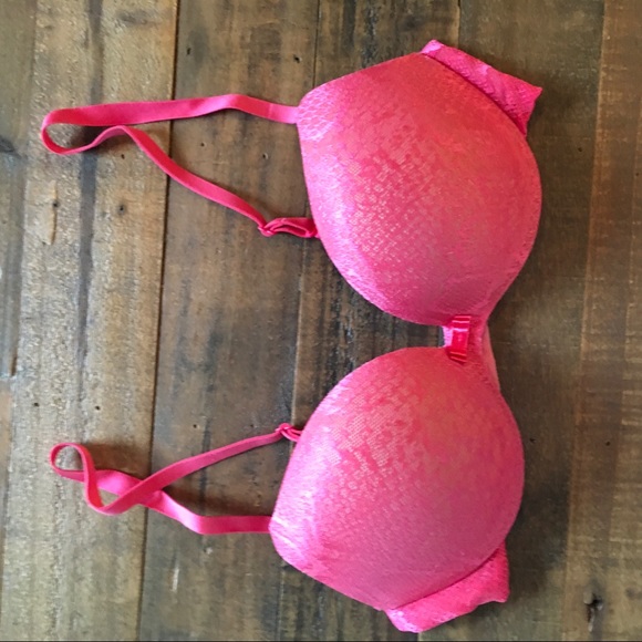 Victoria’s Secret Bra - Picture 1 of 3